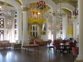 The palace interior is beautiful. The residence is still in use by the royal family, decendants of the King Chamaraja Wodeyar, of the former Kingdom of Mysore.
